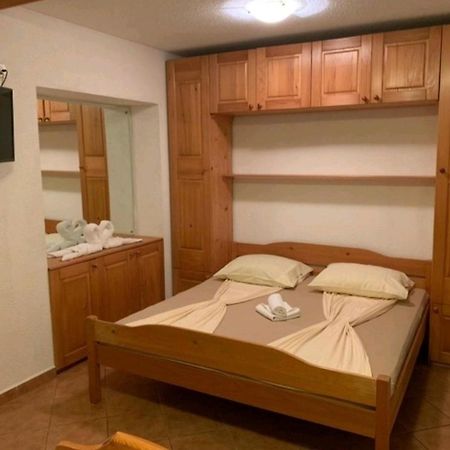 Lovely Studio Apartments Mali Raj เวอร์ซาร์ ภายนอก รูปภาพ