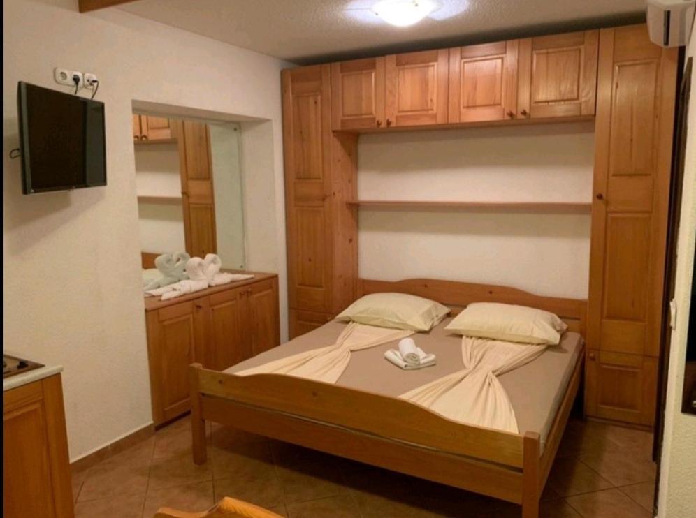 Lovely Studio Apartments Mali Raj เวอร์ซาร์ ภายนอก รูปภาพ